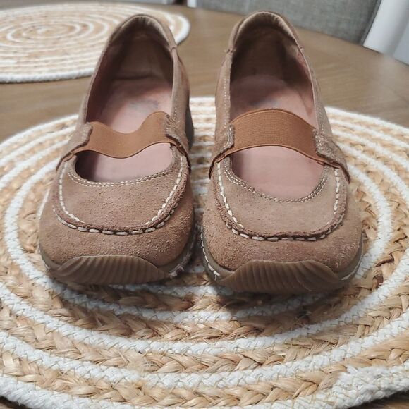 Yellow Box Apricot Leather Womans Loafers, Size 6.5 - Picture 2 of 8